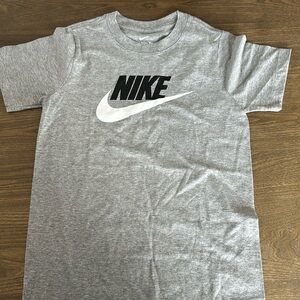 Boys Nike Tee shirts size Youth Medium.(3)EUC
